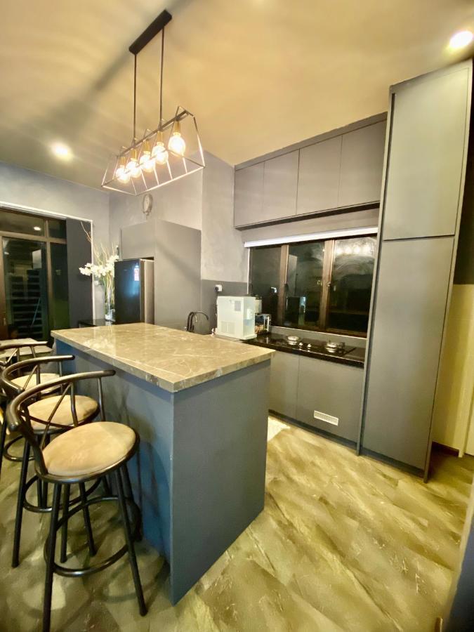 קוצ'ינג Faizal Madhi Homestay מראה חיצוני תמונה